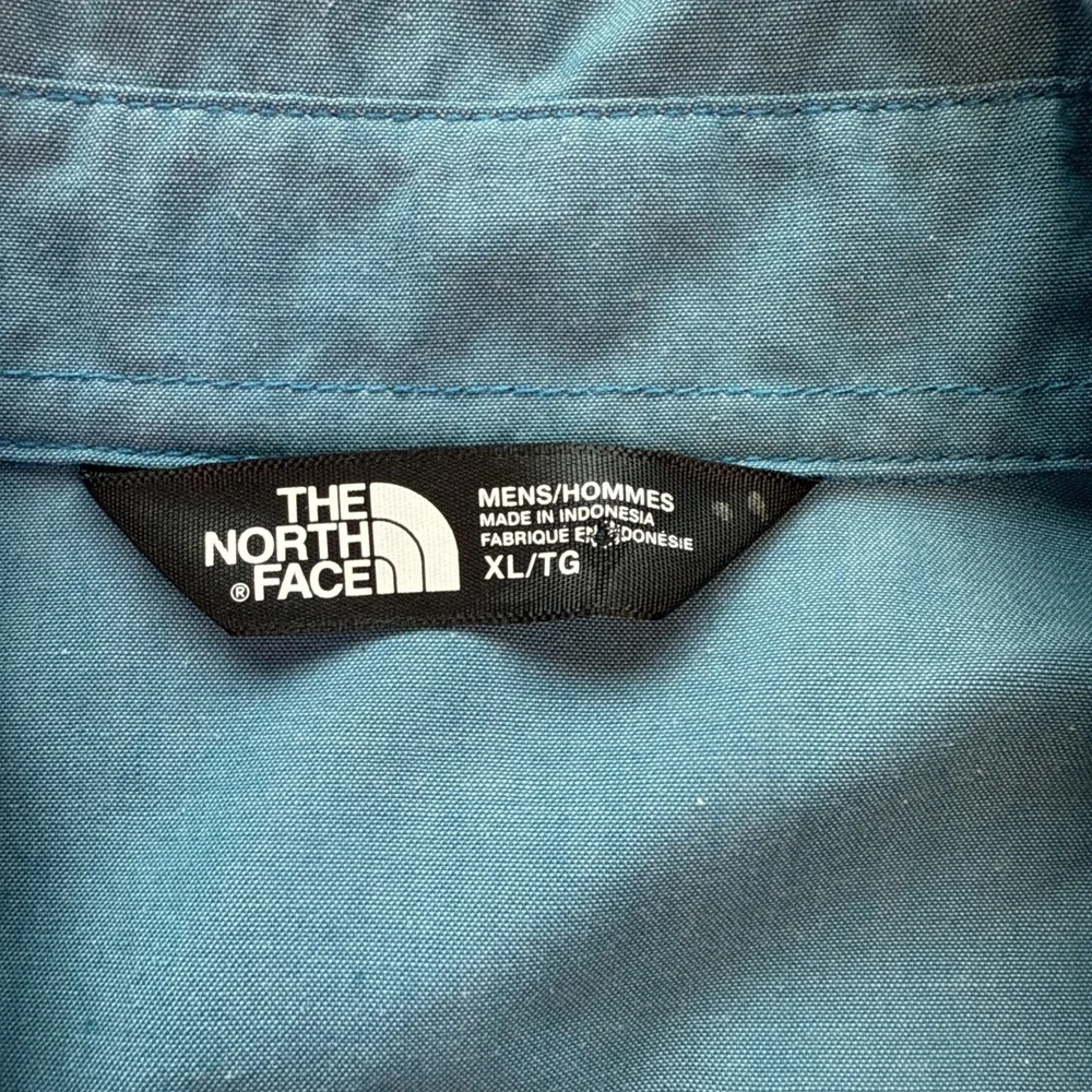 The North Face Men's Smokey Blue Long Sleeve Button Up Shirt‎ XL